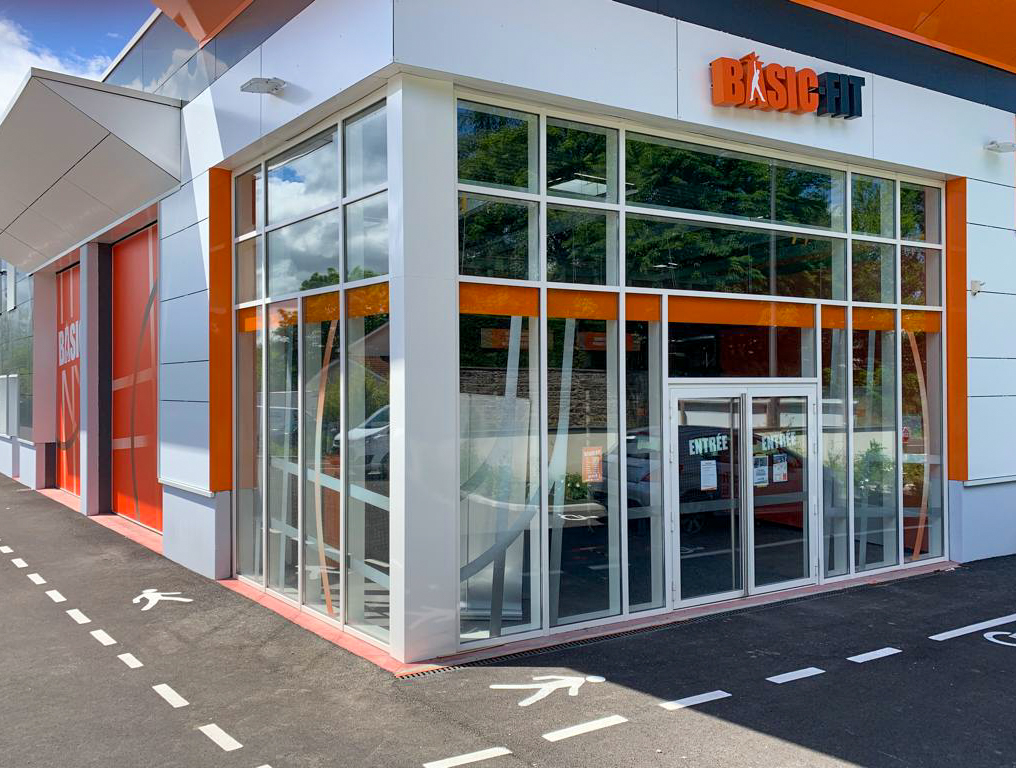 WhatsApp Image 2023-03-16 at 17.08.24 Construction pour investisseur de 1700 m² de locaux commerciaux